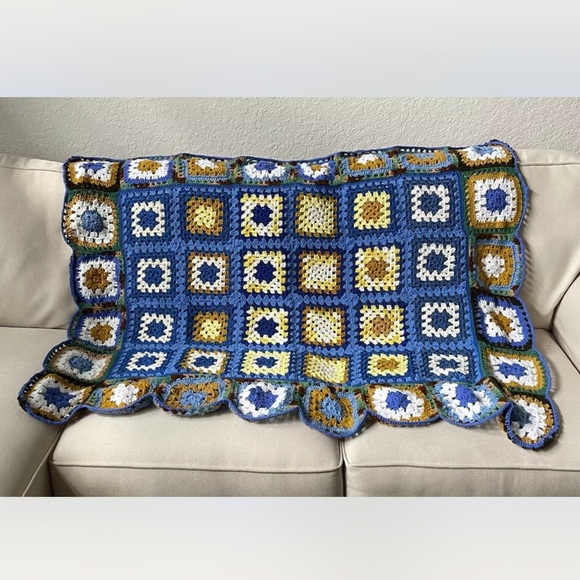 Vintage Crocheted Granny Square Throw Afghan Blanket Approximately 50”x60” - Picture 2 of 7